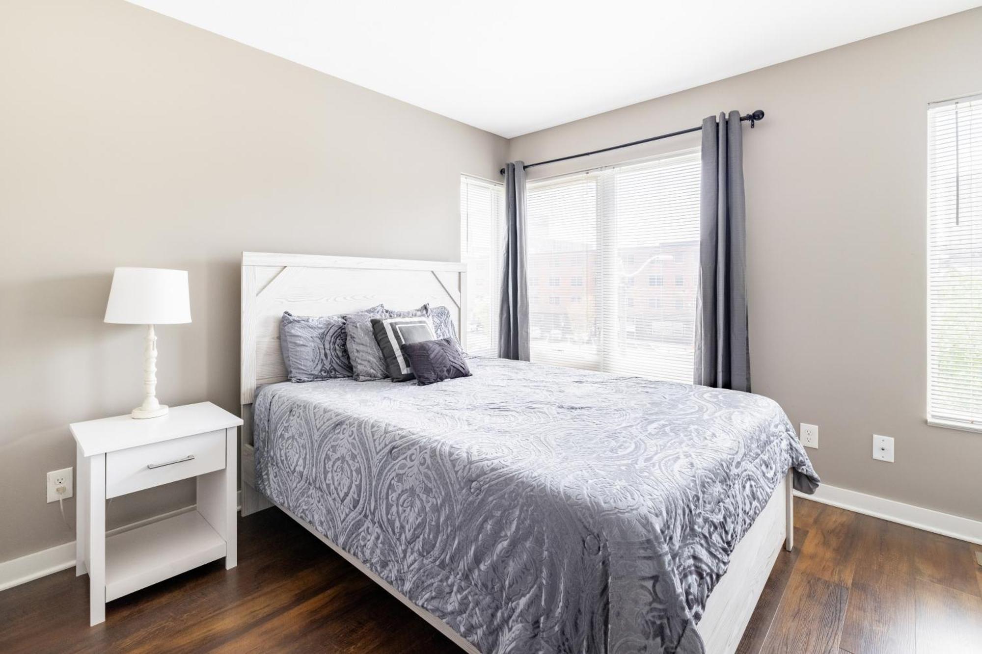 Luxury Downtown Townhome Unit 14 Кливленд Экстерьер фото